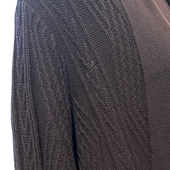 Beautiful knit cardigan - Picture 4 of 7